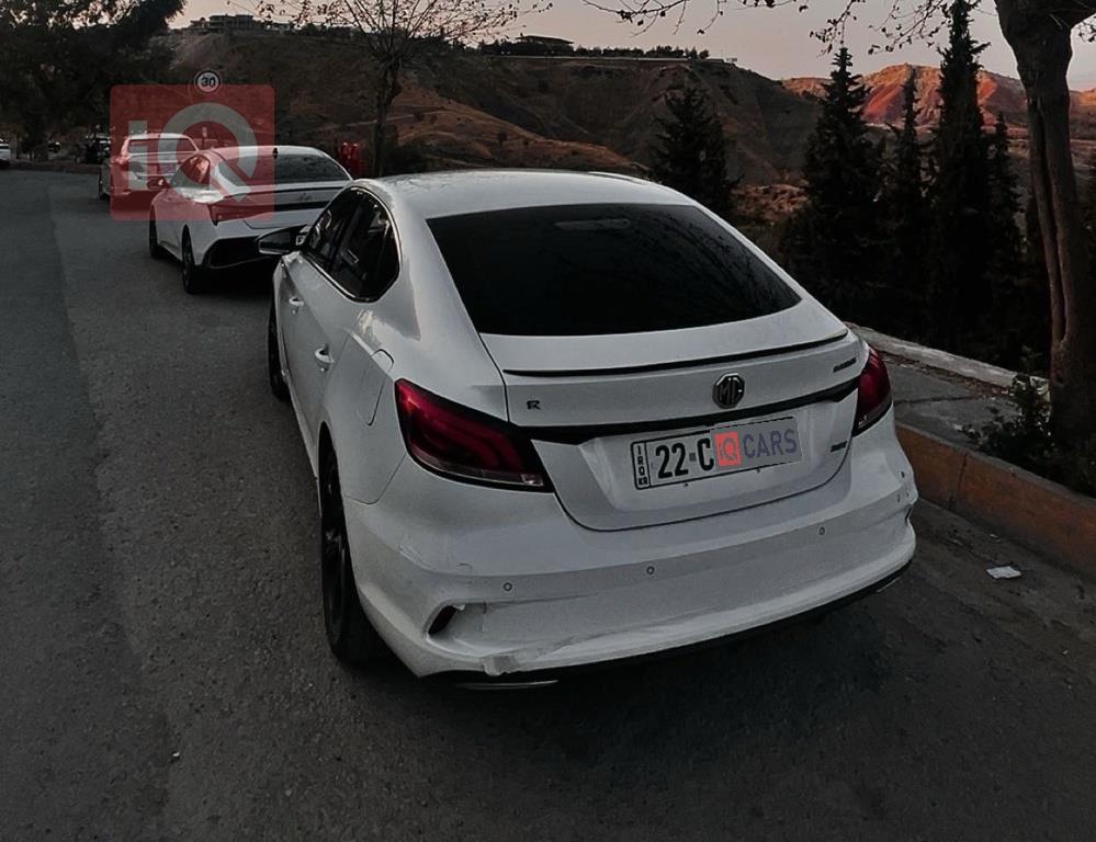 ئێم جی 6